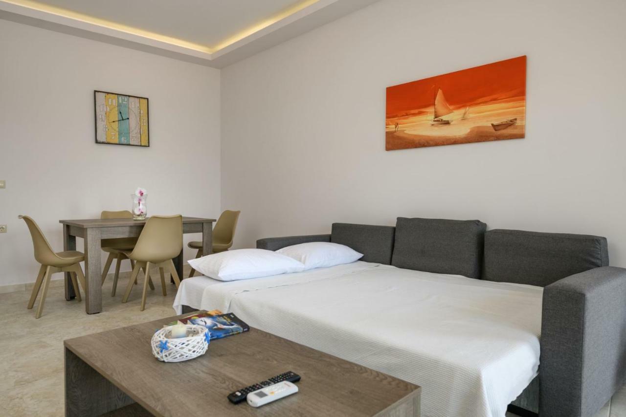 Coral Sea Apartment Kokkinos Pyrgos Exterior foto