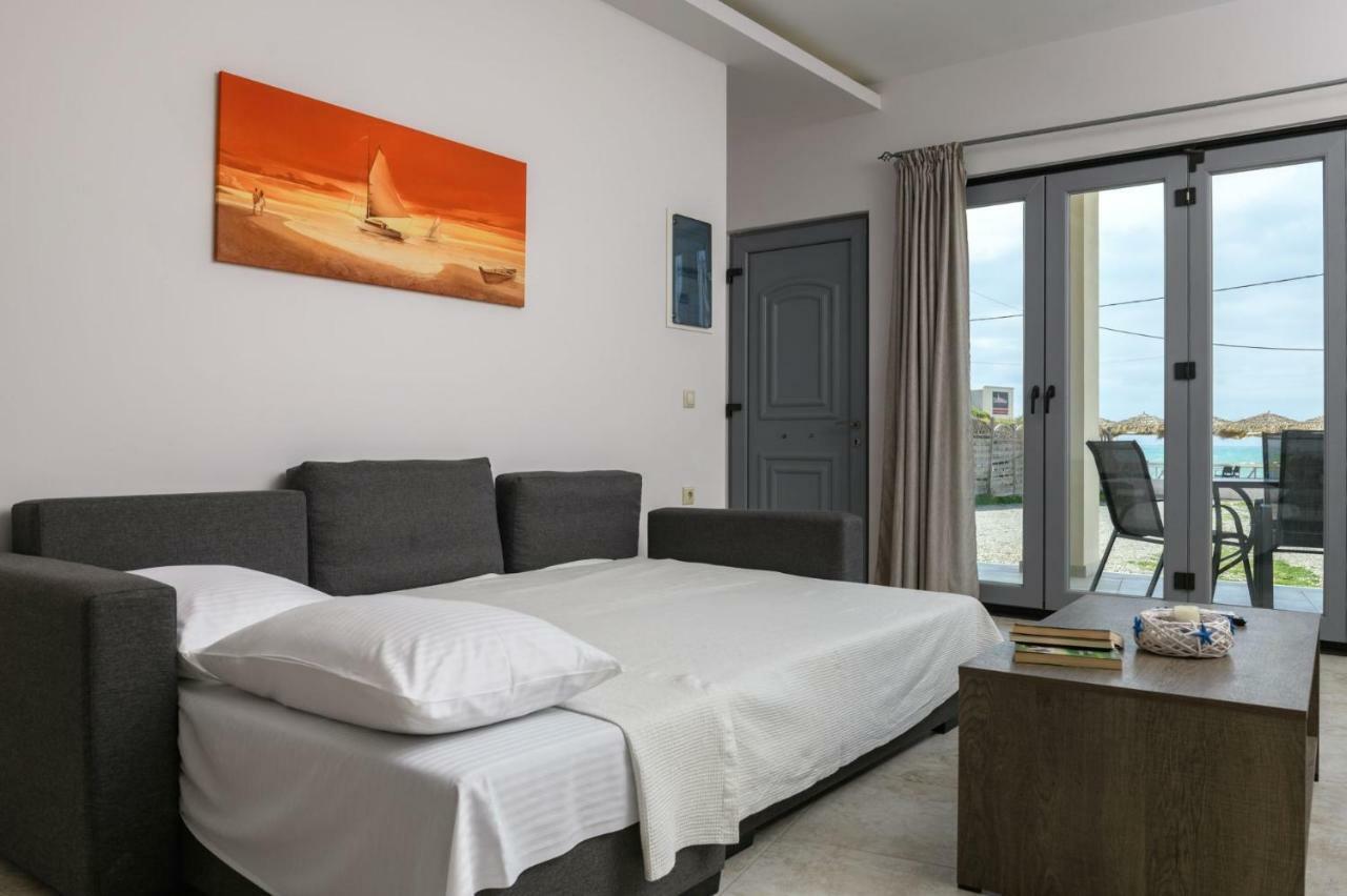 Coral Sea Apartment Kokkinos Pyrgos Exterior foto