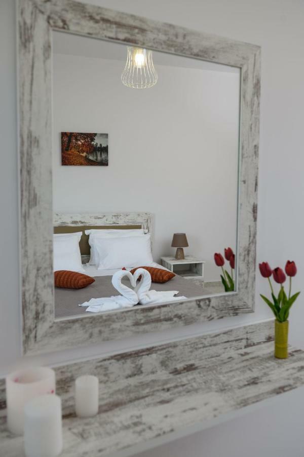 Coral Sea Apartment Kokkinos Pyrgos Exterior foto